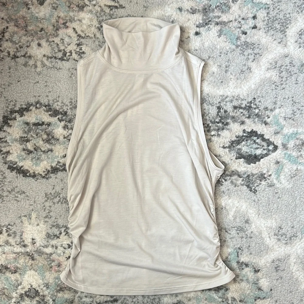 Lululemon See The Horizon Tank in Dune